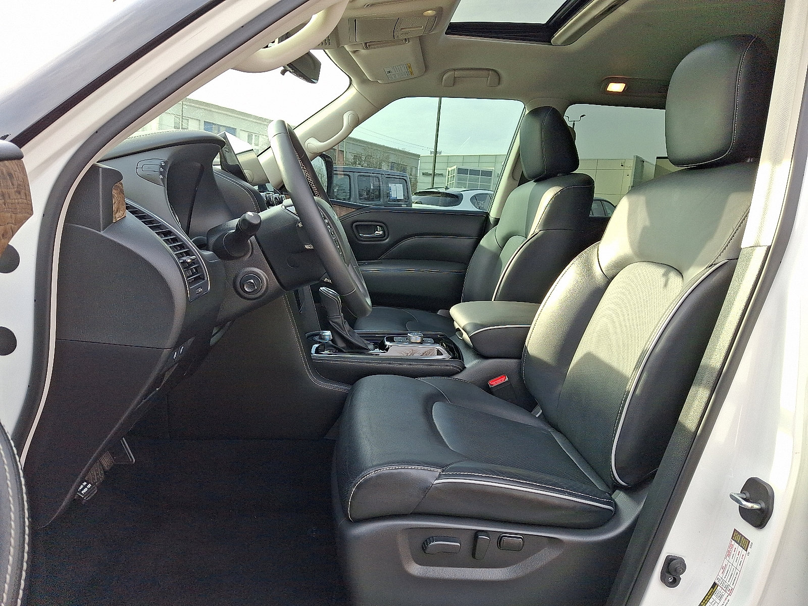 Certified 2024 INFINITI QX80 Premium Select w/ Cargo Package image 14