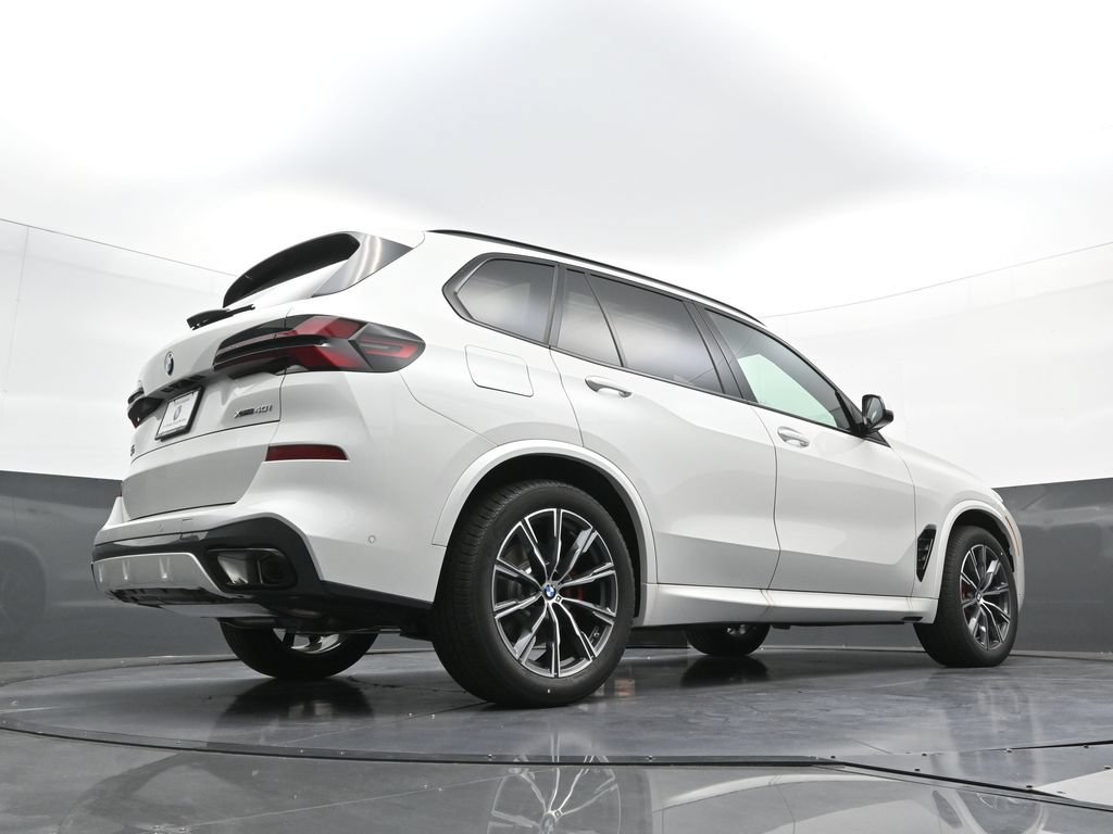 New 2026 BMW X5 xDrive40i w/ M Sport Package AWD/4WD image 28