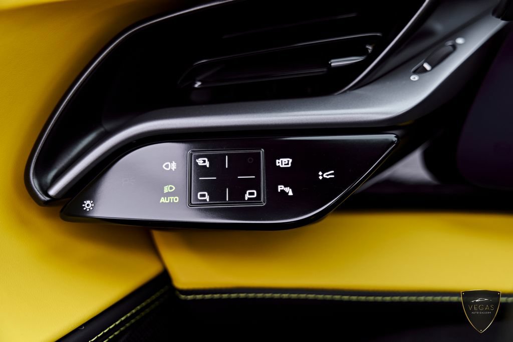 Used 2024 Ferrari SF90 Spider AWD/4WD image 75