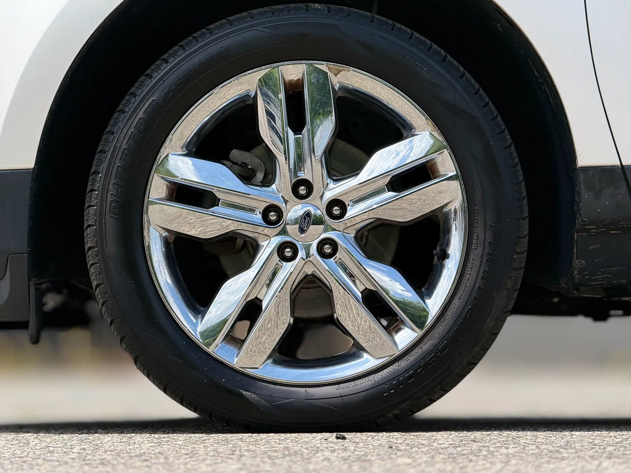 Used 2013 Ford Edge SEL FWD image 29