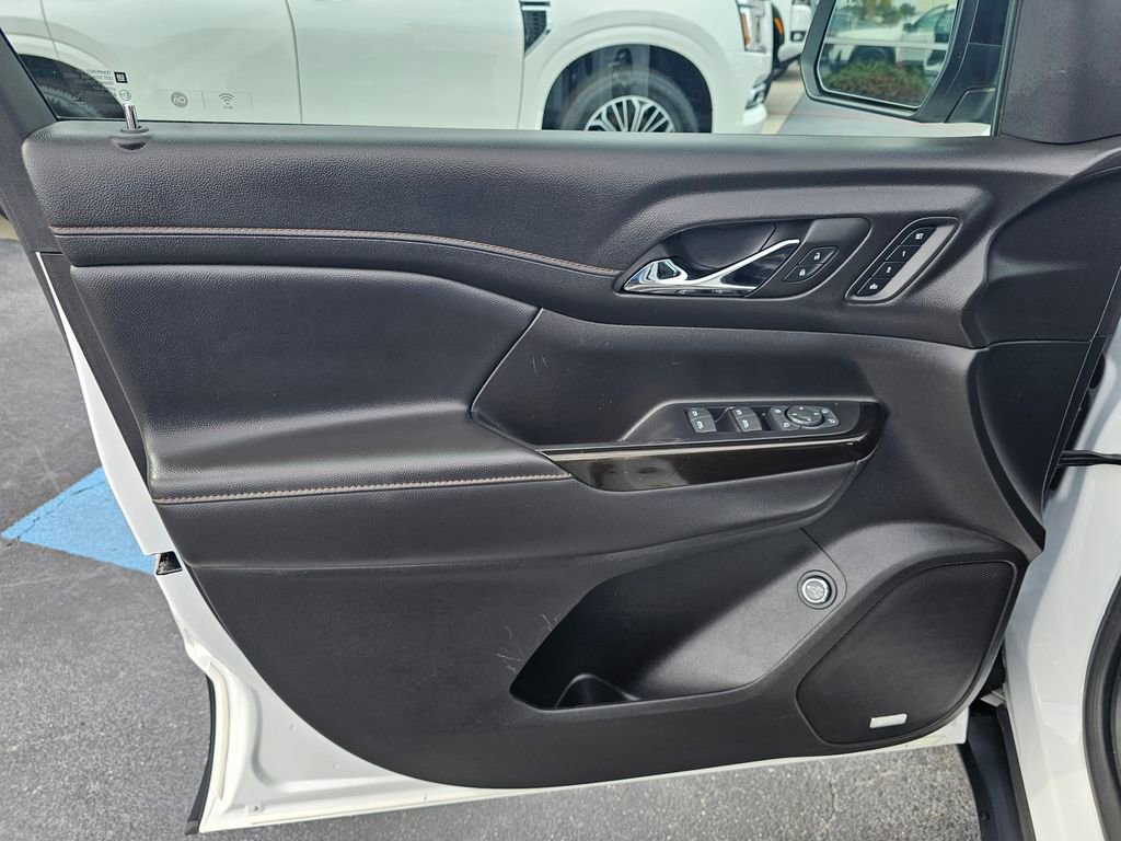 Used 2023 GMC Acadia AT4 w/ Technology Package image 16