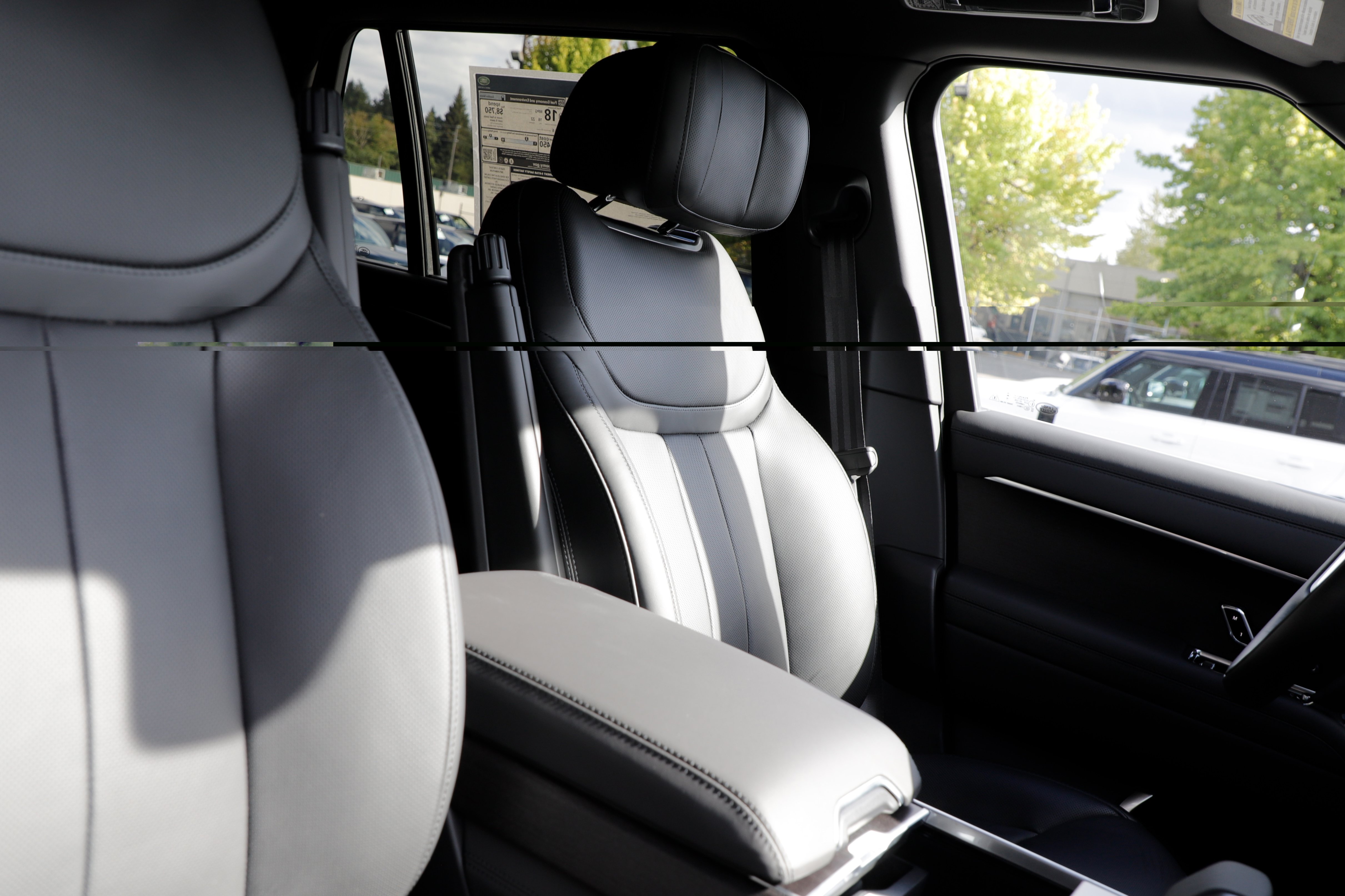 New 2026 Land Rover Range Rover Long Wheelbase Autobiography AWD/4WD image 10