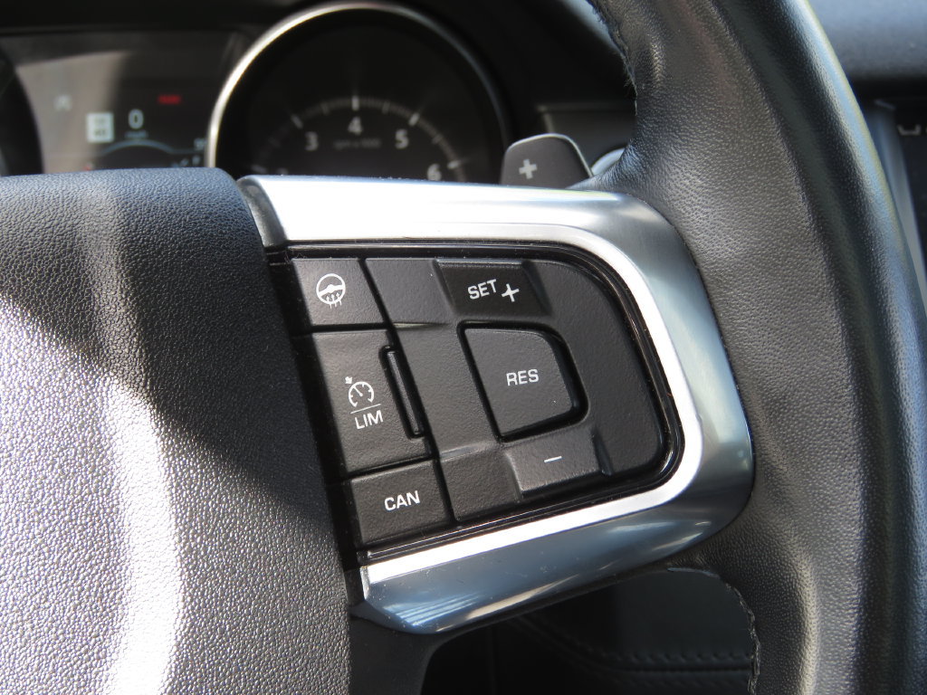 Used 2019 Land Rover Discovery Sport HSE Luxury AWD/4WD image 23