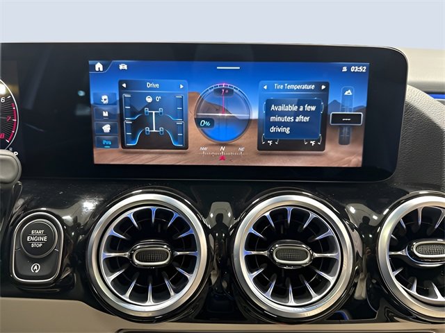 Used 2025 Mercedes-Benz GLA 250 4MATIC image 24