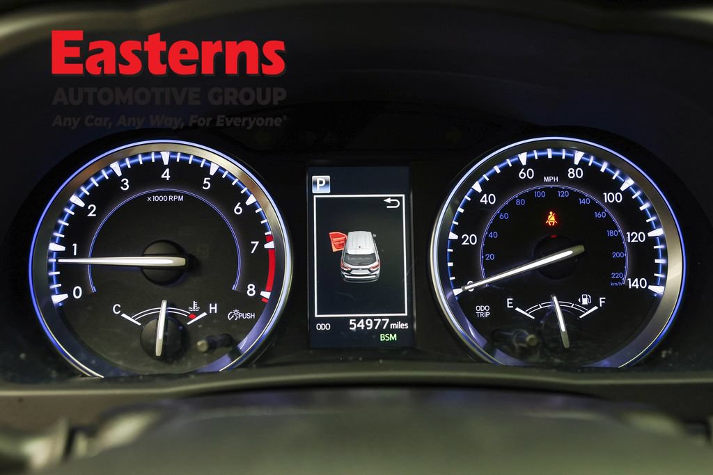 Used 2019 Toyota Highlander Limited Platinum AWD/4WD image 18