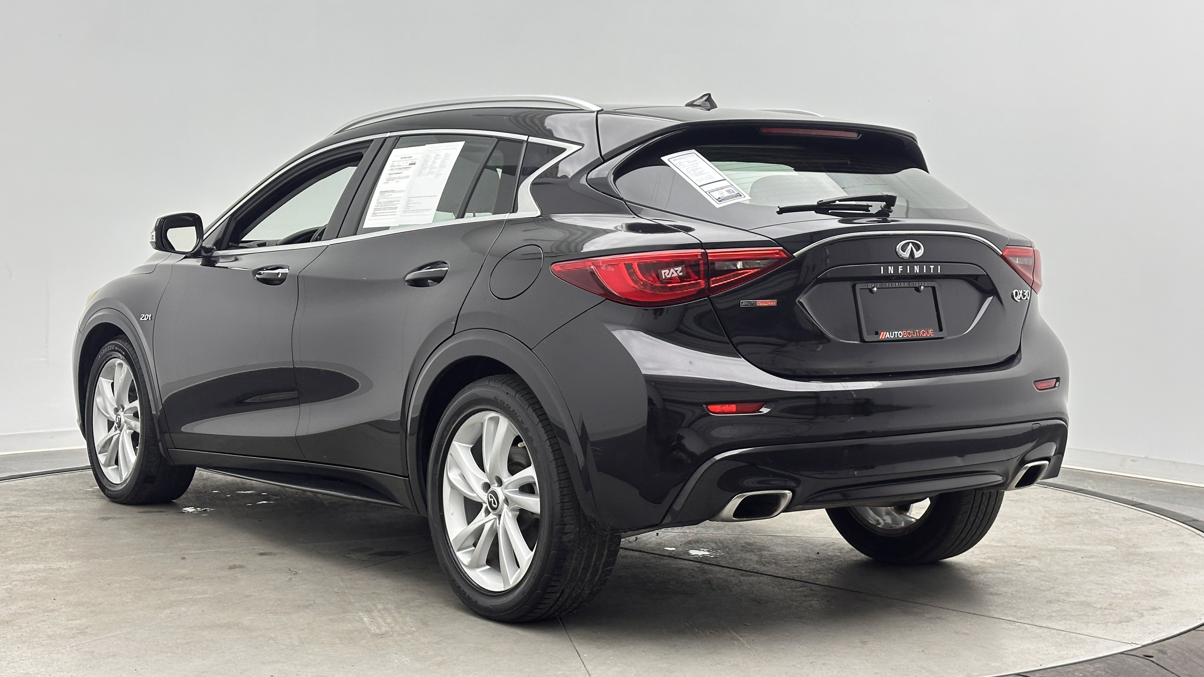 Used 2018 INFINITI QX30 Premium FWD image 6