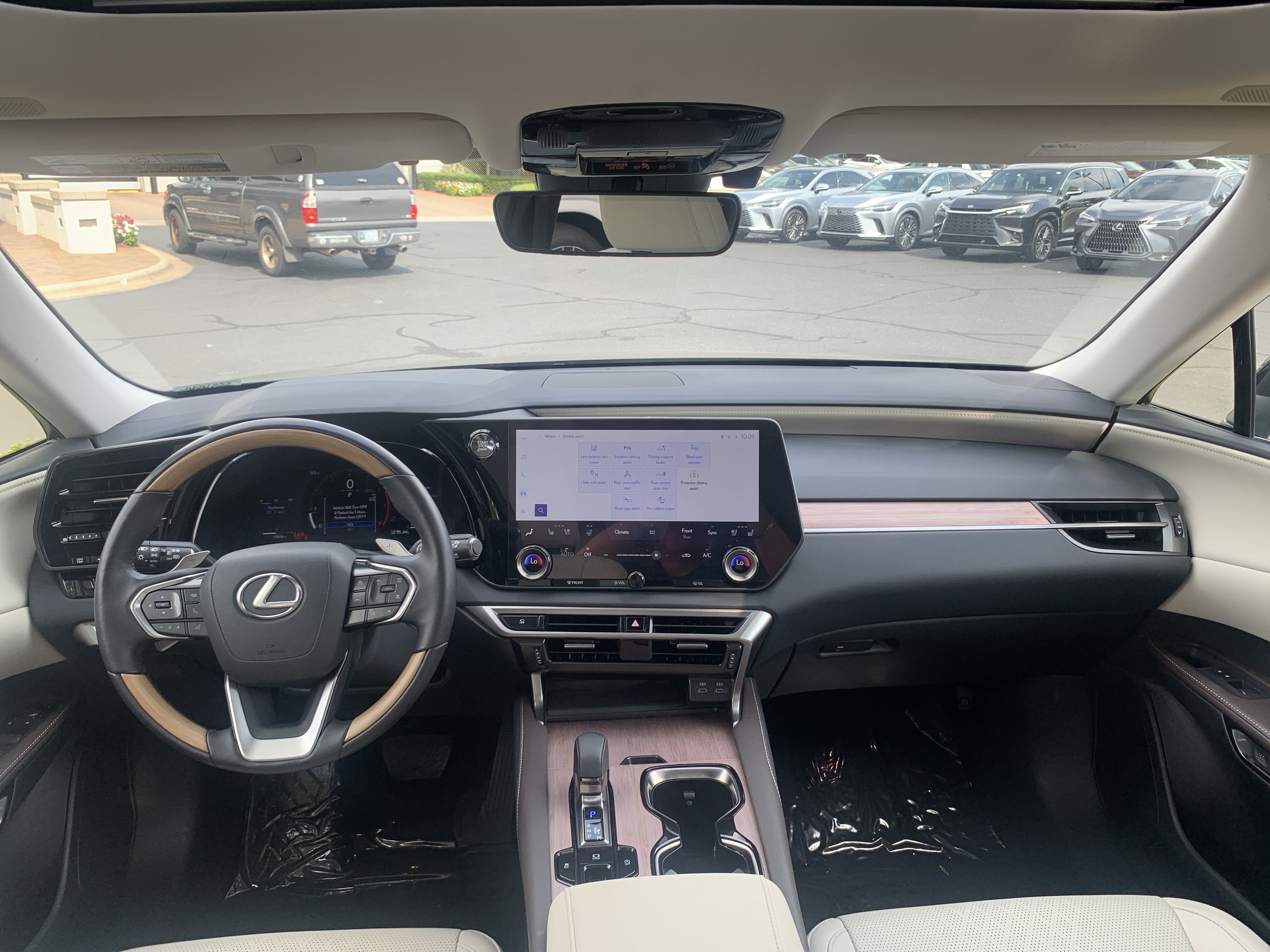 Used 2025 Lexus RX 350 Premium Plus w/ Accessory Package (Z1) FWD image 30