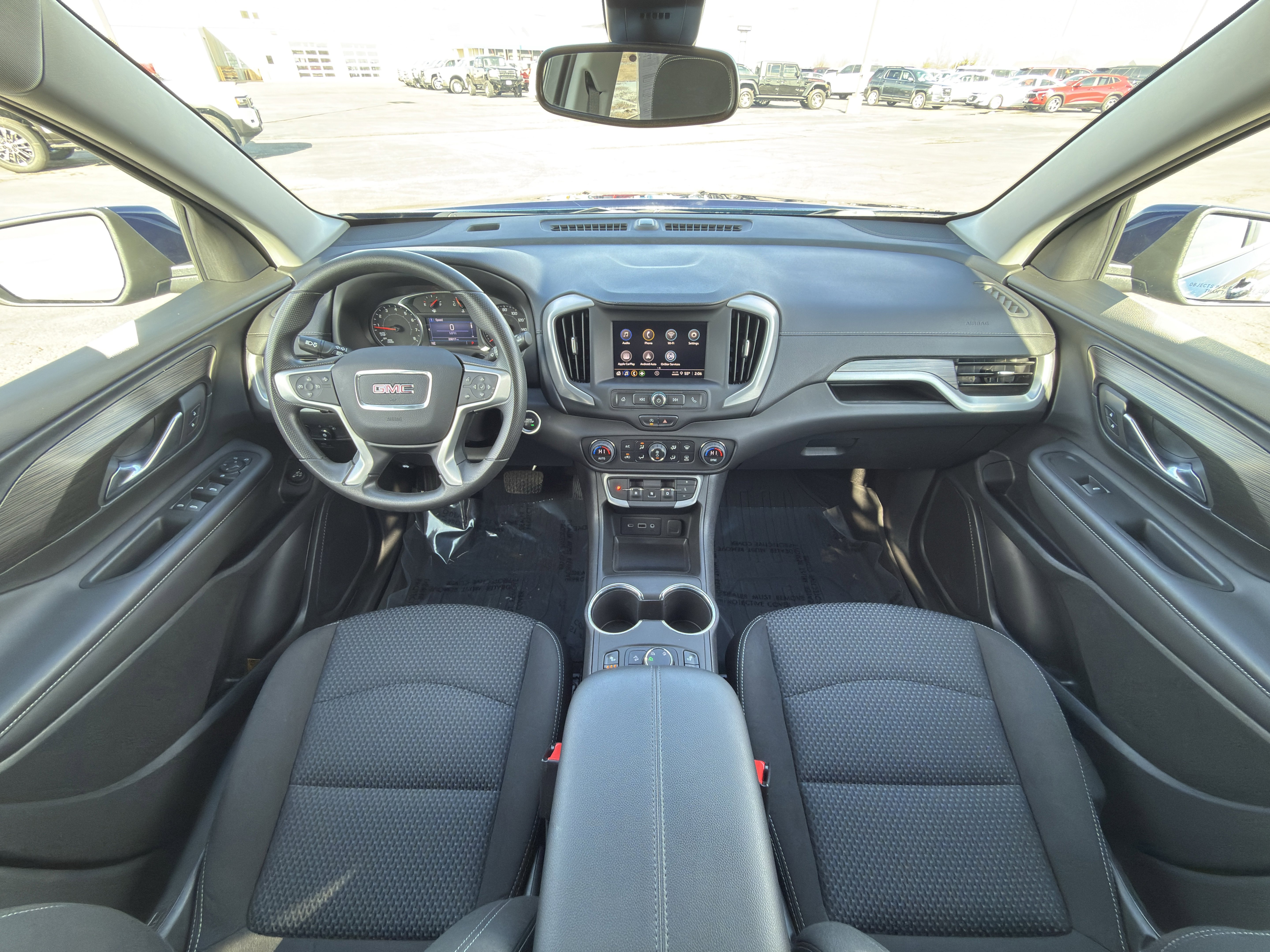 Used 2022 GMC Terrain SLE w/ Driver Convenience Package image 10