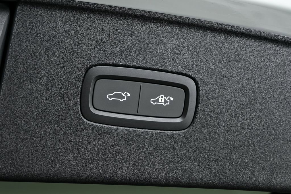 New 2025 Volvo EX90 Plus w/ Protection Package Premier image 32