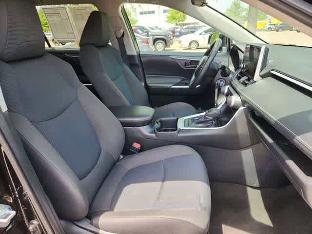 Certified 2024 Toyota RAV4 LE AWD/4WD image 19