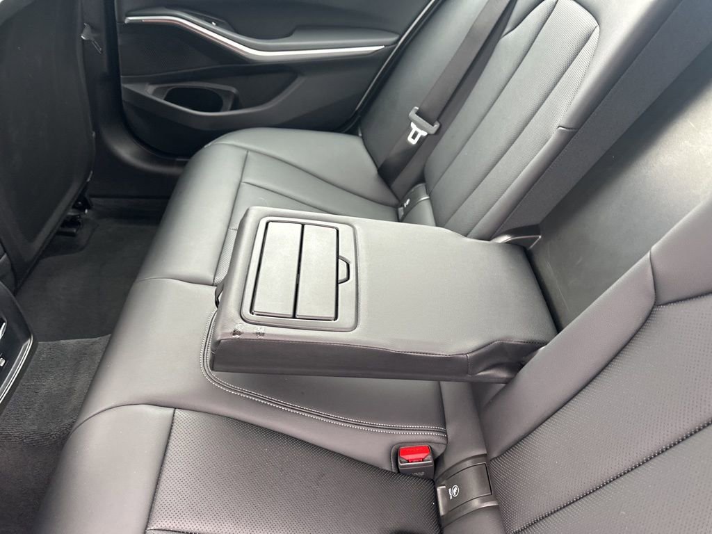 Used 2025 BMW 330i xDrive Sedan image 25