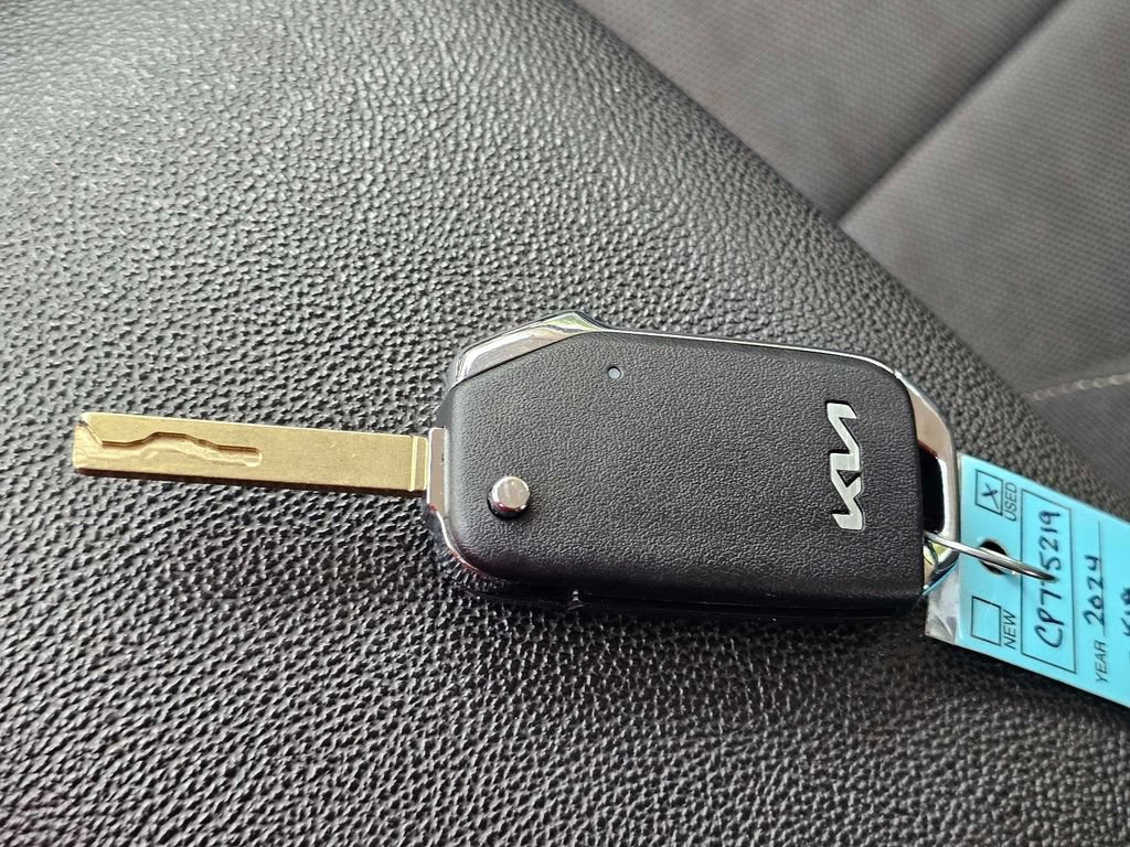 Certified 2024 Kia Forte LXS FWD image 30