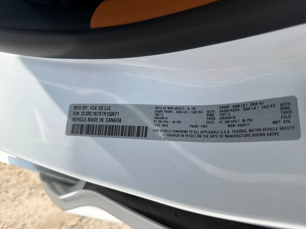 Used 2026 Chrysler Pacifica Pinnacle FWD image 27