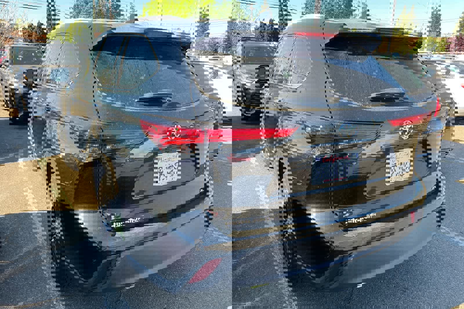 Used 2023 Toyota Highlander XLE image 6