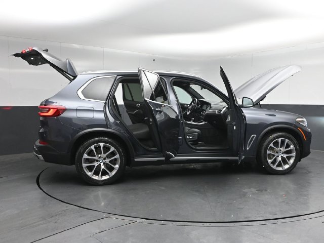 Used 2019 BMW X5 xDrive40i w/ Convenience Package AWD/4WD image 55