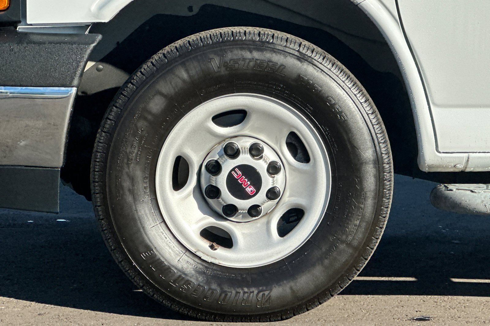 Used 2023 GMC Savana 2500 w/ Driver Convenience Package image 32