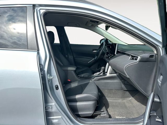 Used 2023 Toyota Corolla Cross XLE FWD image 15