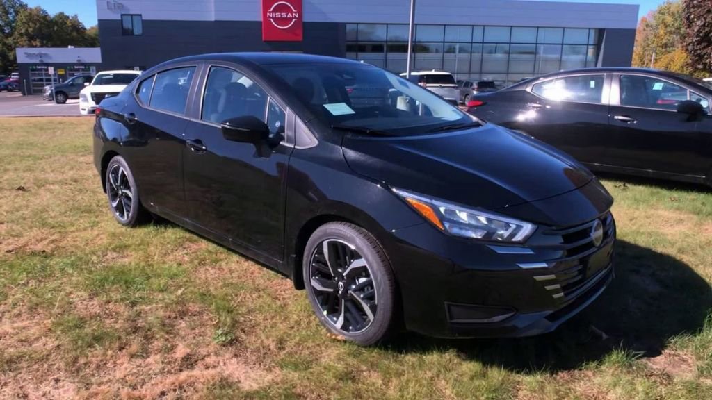 New 2025 Nissan Versa SR w/ Trunk Package image 2
