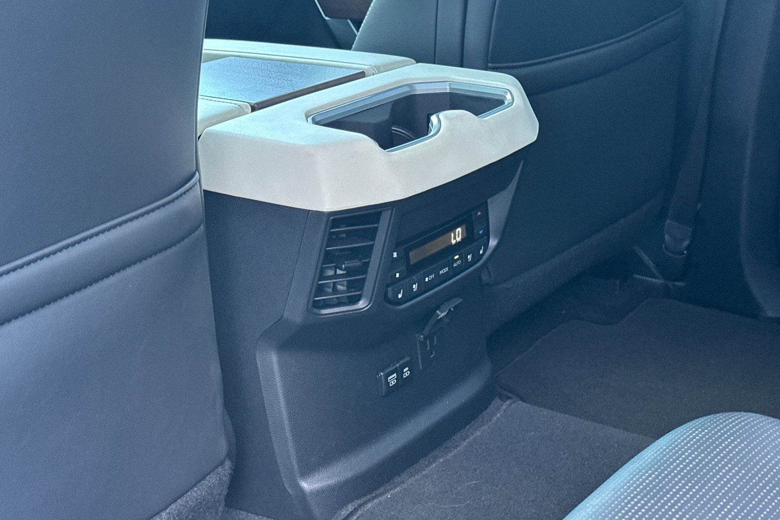 Used 2024 Toyota Sequoia Capstone AWD/4WD image 15