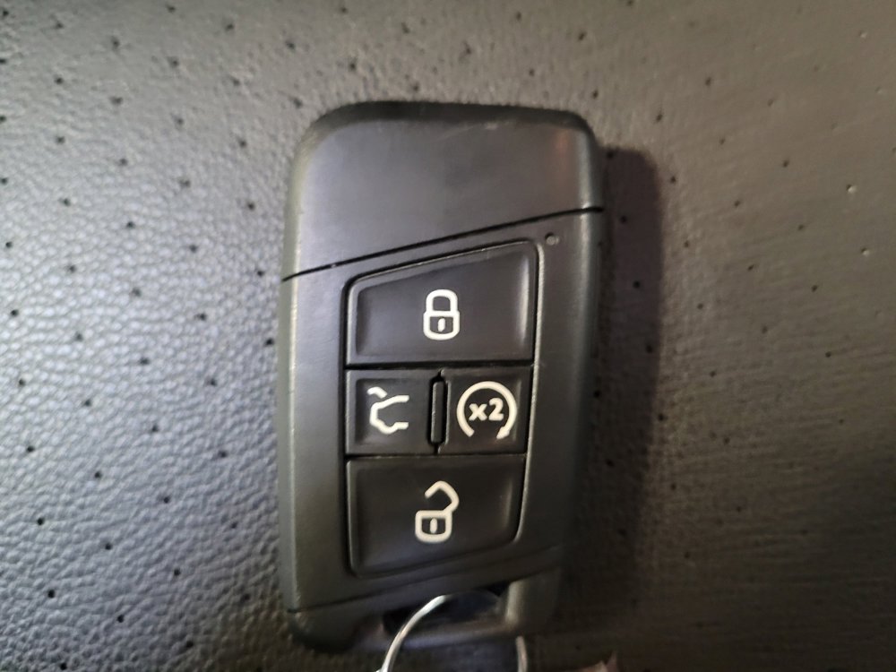 Used 2024 Volkswagen Jetta SE image 32