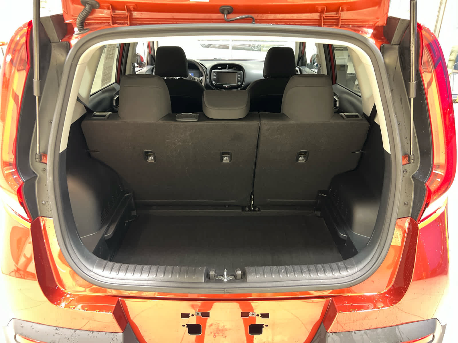 Used 2022 Kia Soul LX FWD image 2