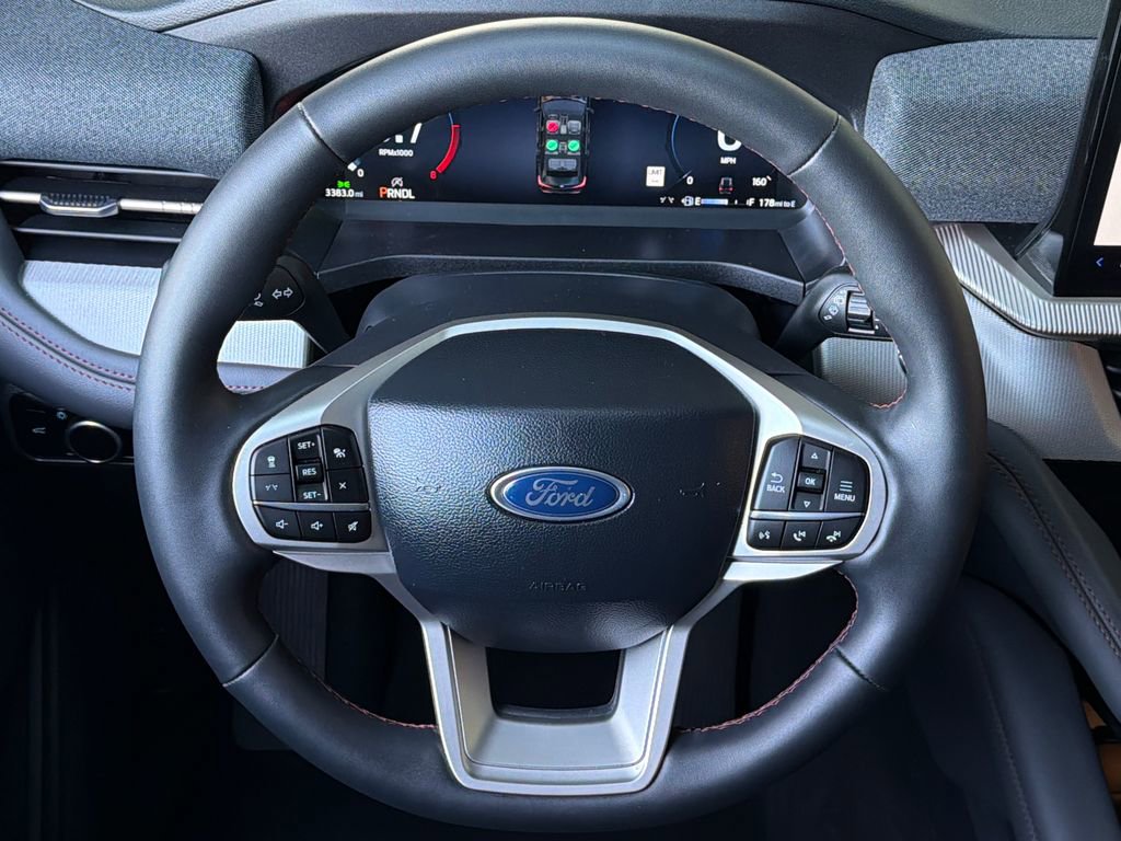 Used 2025 Ford Explorer Active image 4