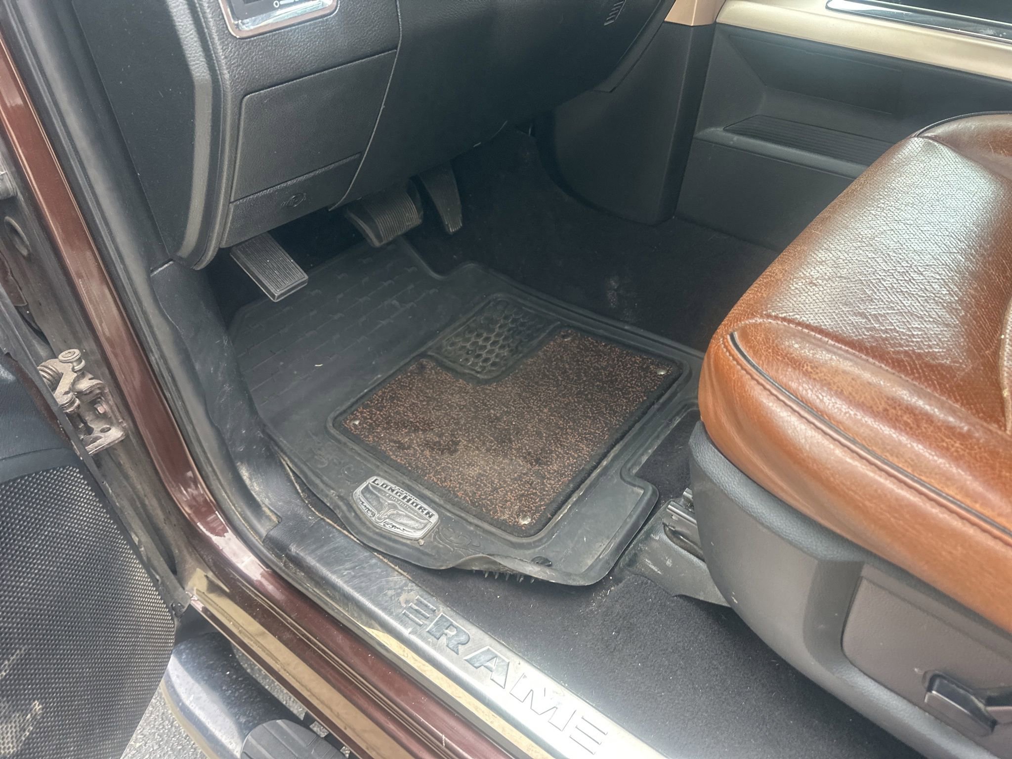 Used 2015 RAM 3500 Laramie Longhorn image 21