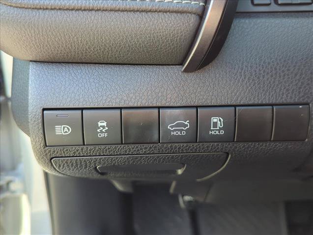 Used 2023 Toyota Camry SE FWD image 11
