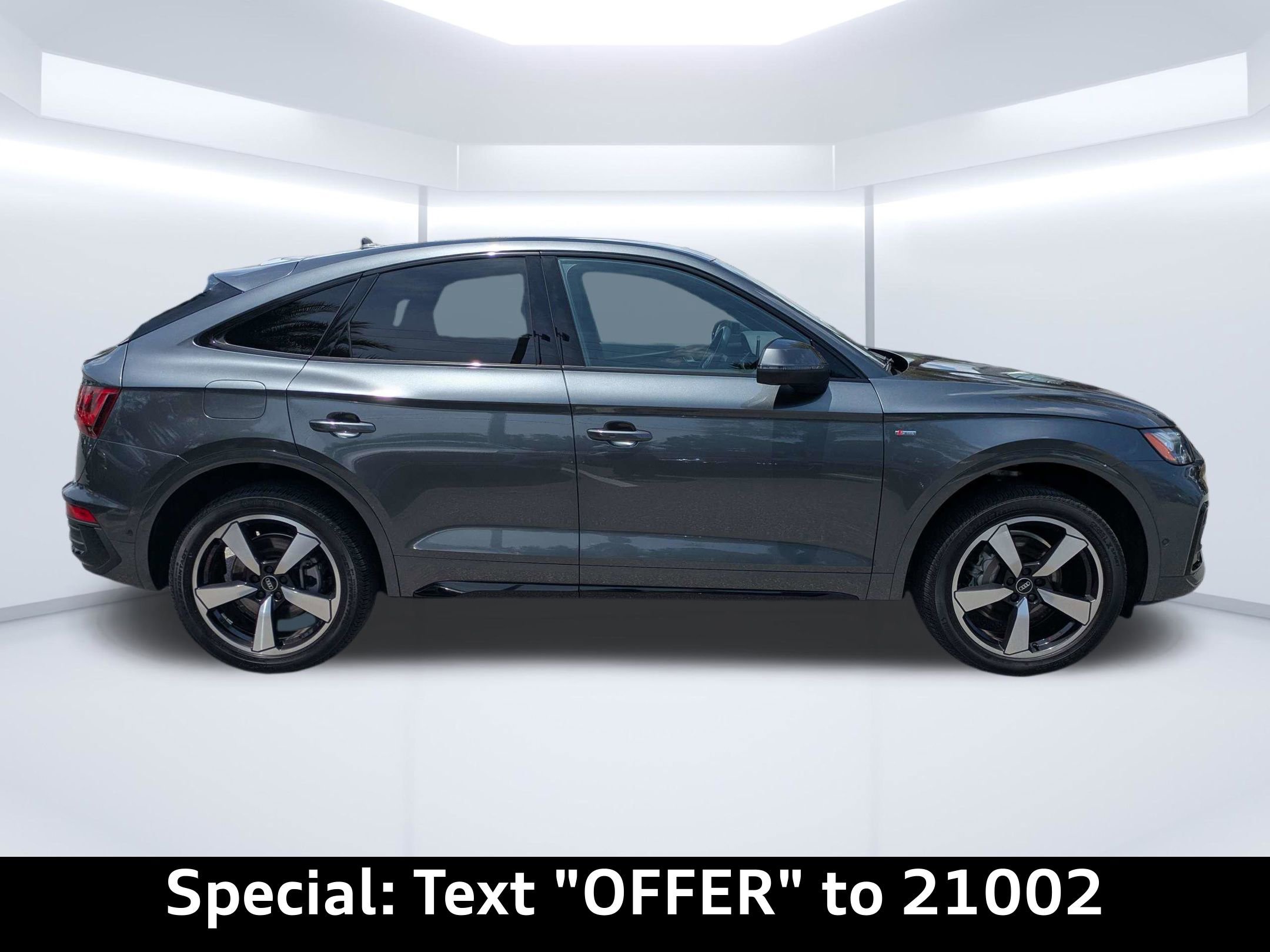 Certified 2022 Audi Q5 2.0T Prestige AWD/4WD image 2