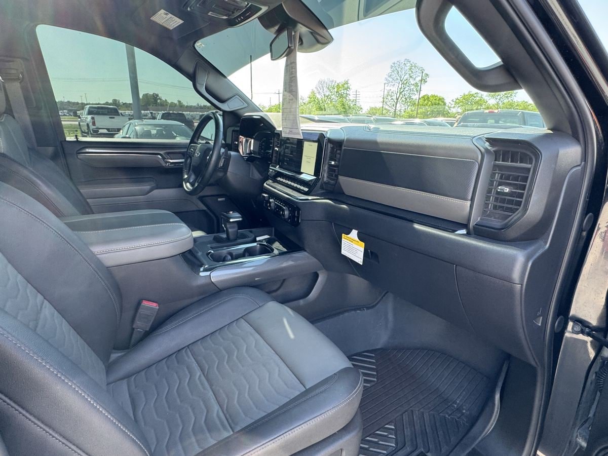 Used 2024 Chevrolet Silverado 1500 ZR2 w/ ZR2 Bison Edition AWD/4WD image 9