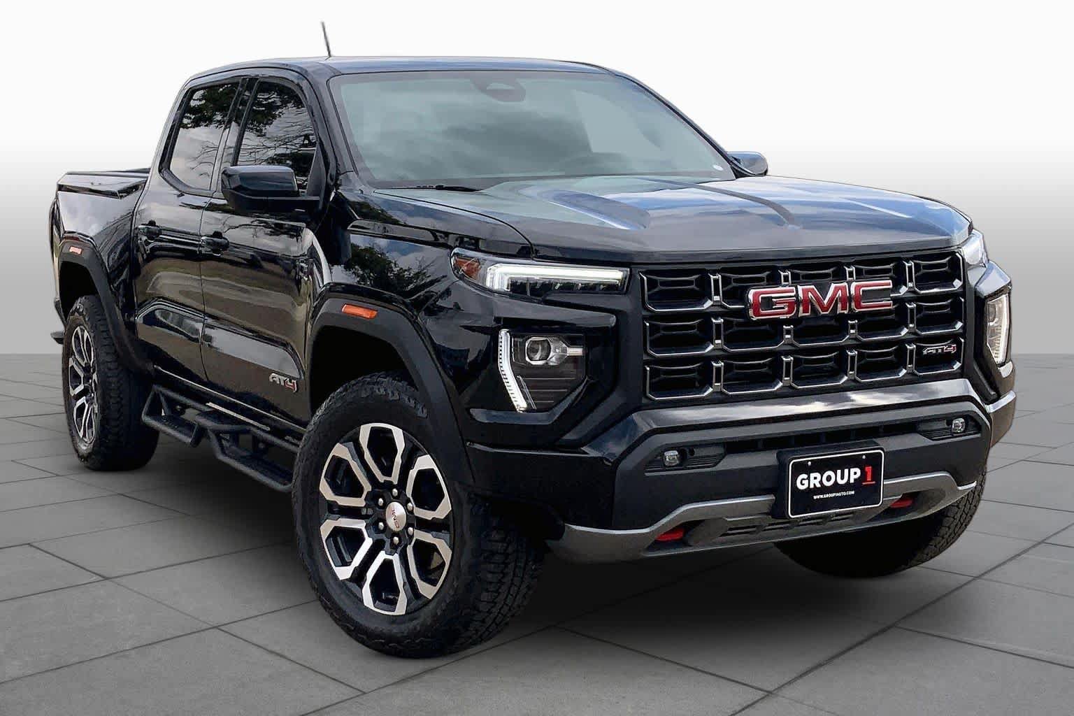Used 2024 GMC Canyon AT4 w/ AT4 Premium Package AWD/4WD image 3