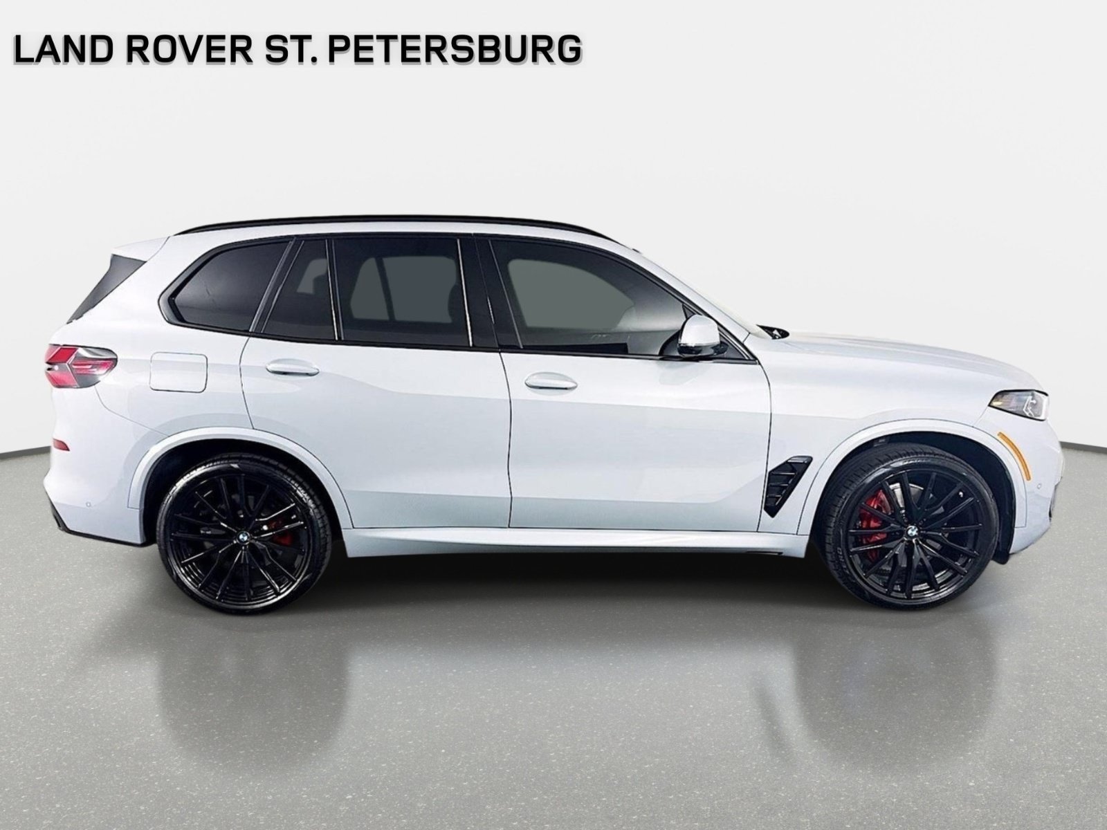 Used 2026 BMW X5 xDrive40i w/ M Sport Package AWD/4WD image 4