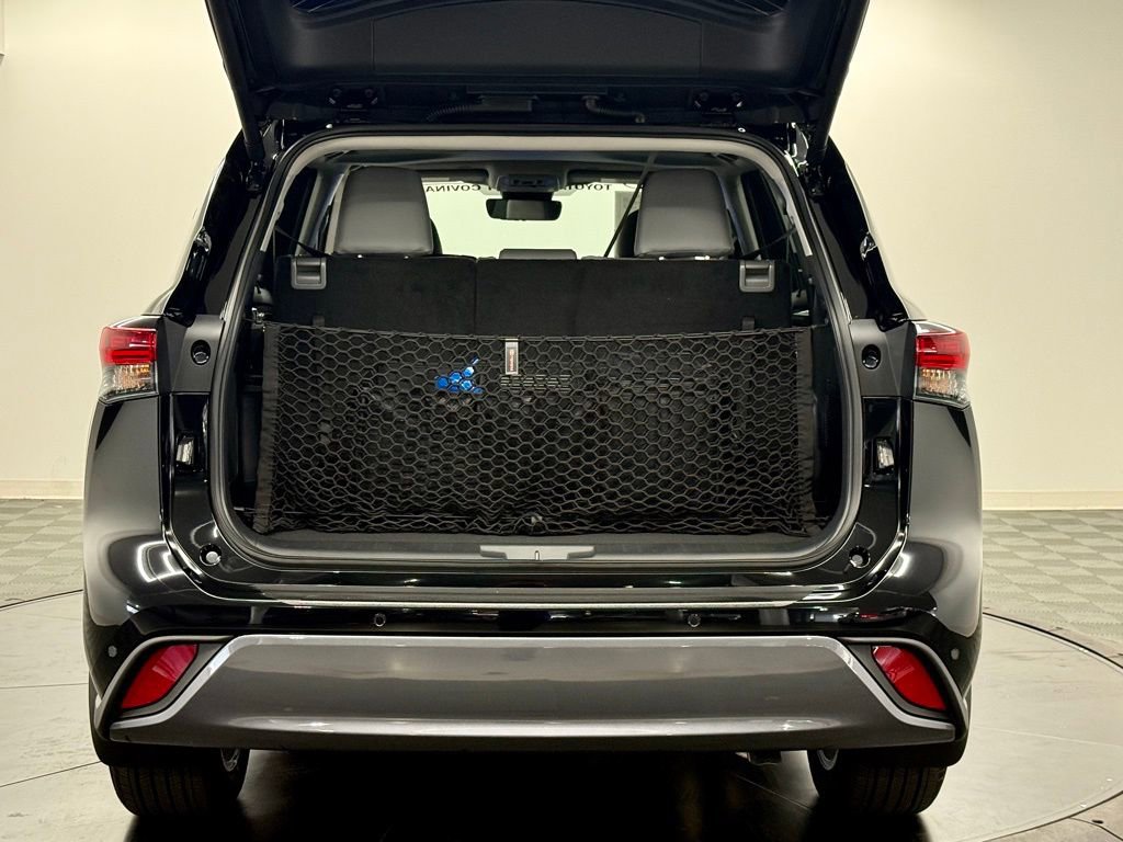 Used 2026 Toyota Highlander Limited image 13