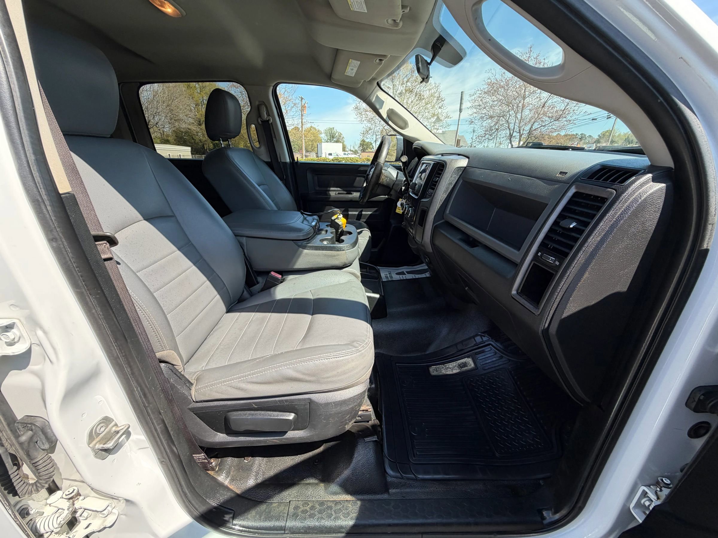 Used 2016 RAM 5500 Tradesman image 23