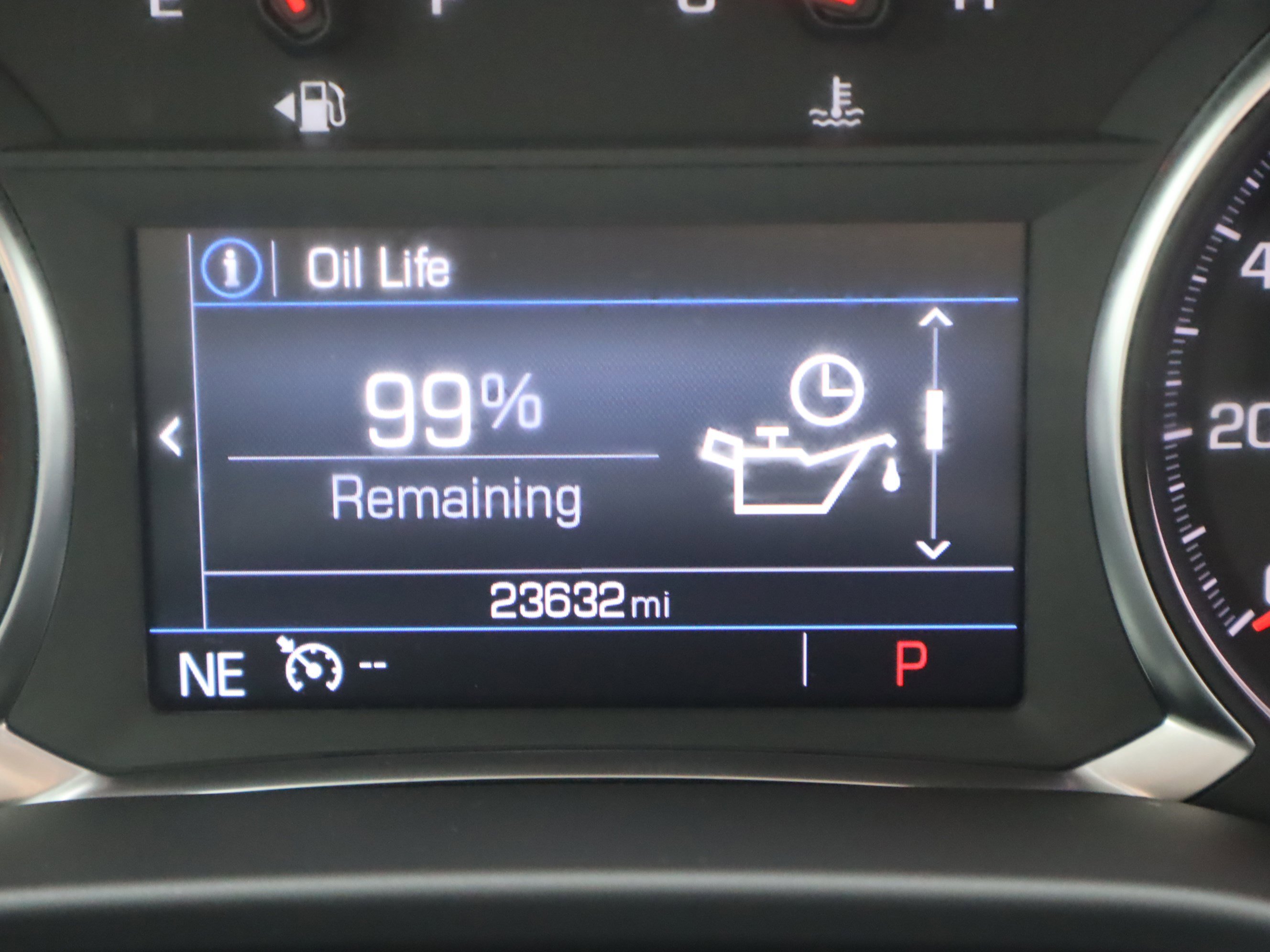 Certified 2023 GMC Acadia SLE w/ Driver Convenience Package image 24