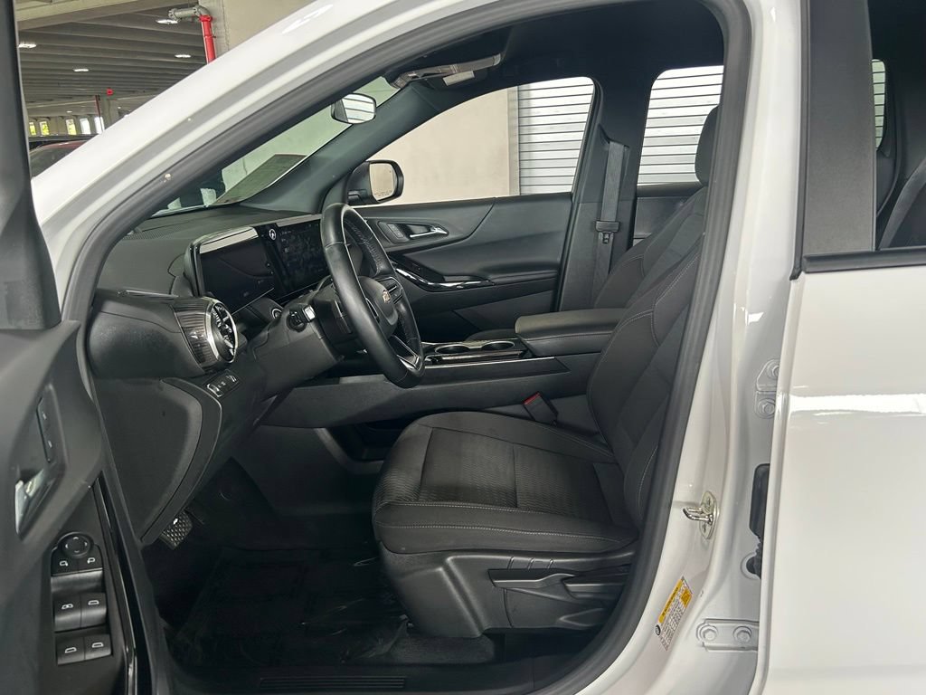 Used 2025 Chevrolet Equinox LT FWD image 16