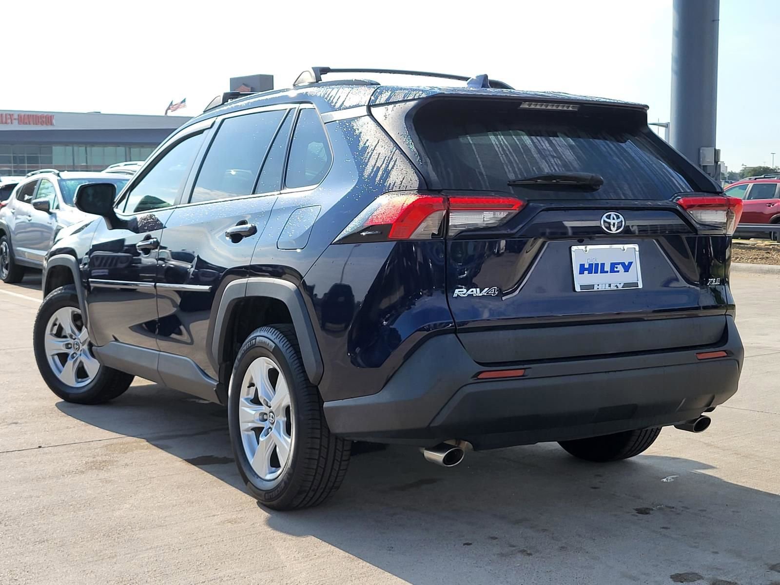 Used 2020 Toyota RAV4 XLE w/ Carpet Mat Package FWD image 3