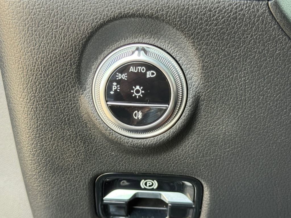 Used 2024 Mercedes-Benz C 300 4MATIC Sedan w/ Pinnacle Trim Package image 20