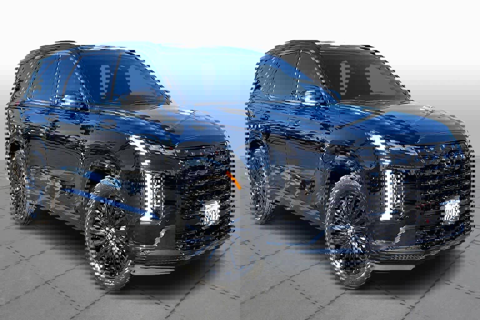 Used 2024 Hyundai Palisade Calligraphy image 3