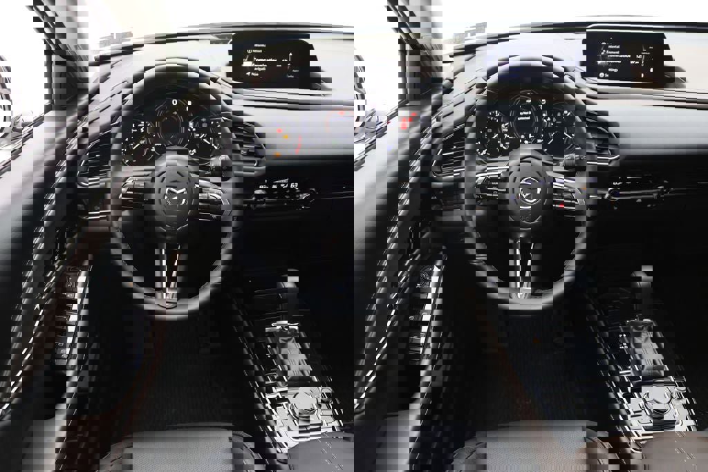 Used 2025 MAZDA CX-30 AWD 2.5 S w/ Premium Package image 12