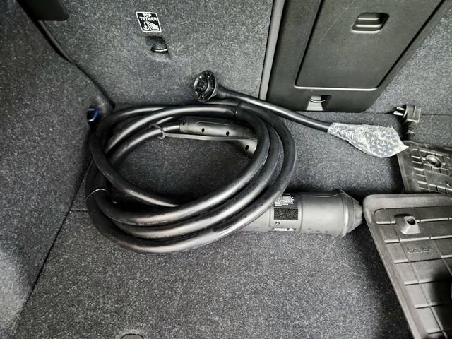 Used 2021 Volvo XC40 P8 Recharge w/ Advanced Package image 16