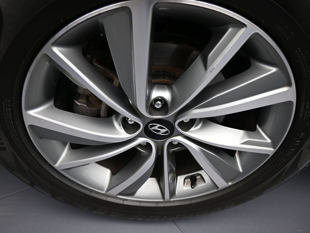 Used 2019 Hyundai Santa Fe SEL FWD image 41