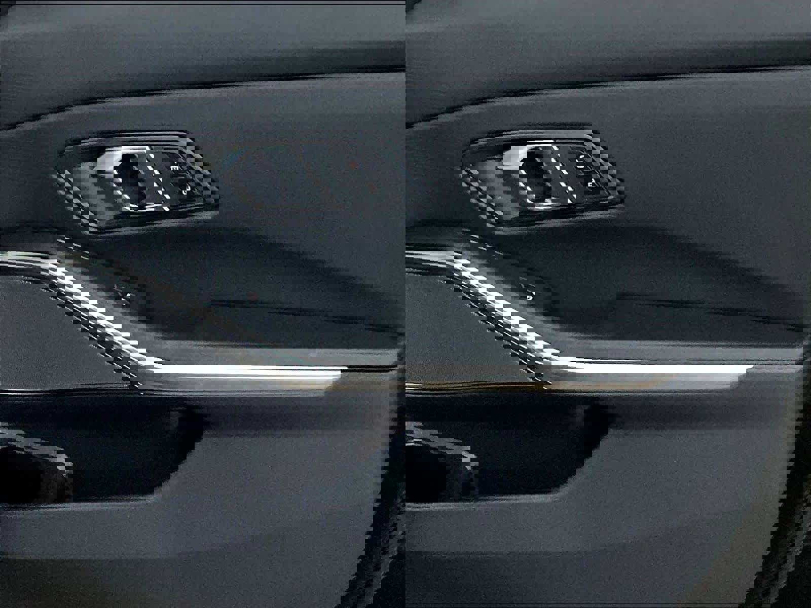 Used 2025 BMW 330i xDrive Sedan w/ Premium Package image 25