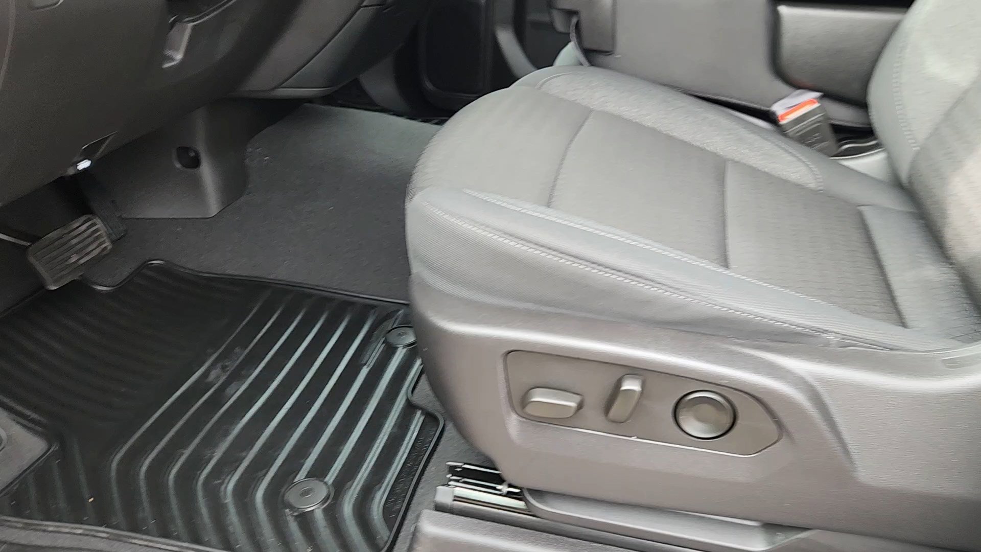 Used 2024 Chevrolet Silverado 1500 Custom Trail Boss w/ Turbomax Blackout Package image 22