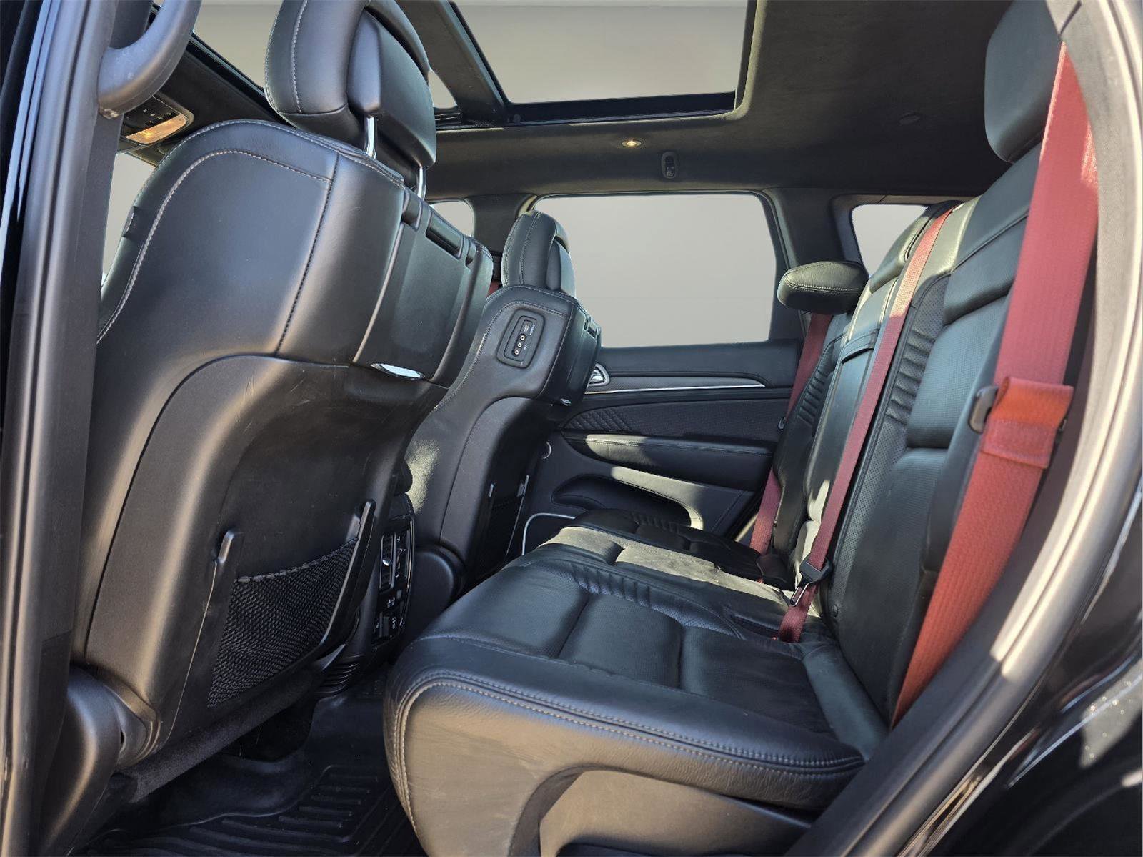 Used 2018 Jeep Grand Cherokee SRT image 22