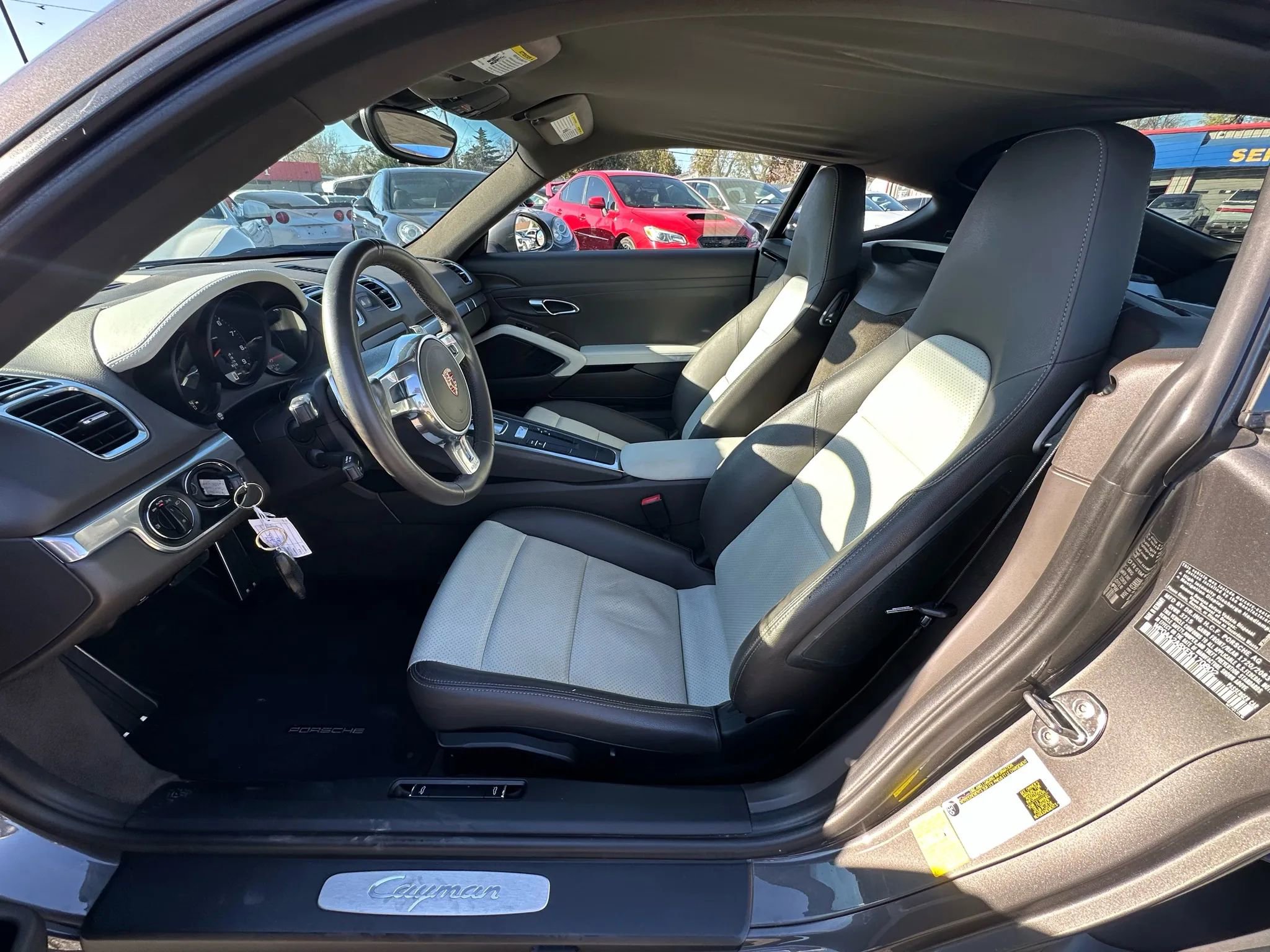 Used 2014 Porsche Cayman image 11