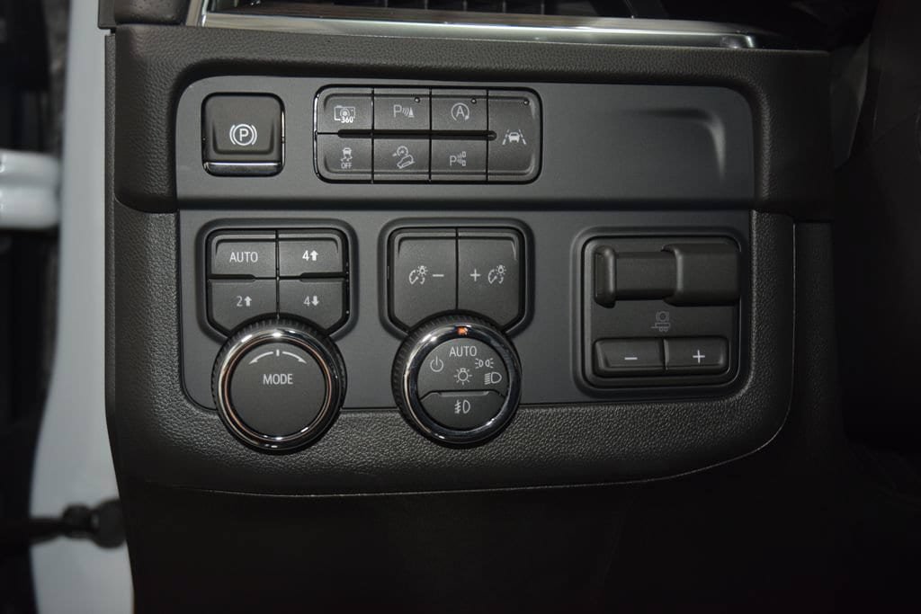 New 2026 Chevrolet Suburban Premier AWD/4WD image 36