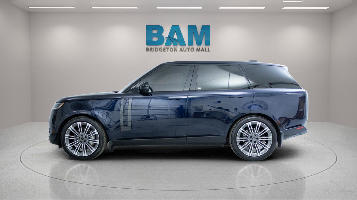 Used 2023 Land Rover Range Rover SE AWD/4WD image 4
