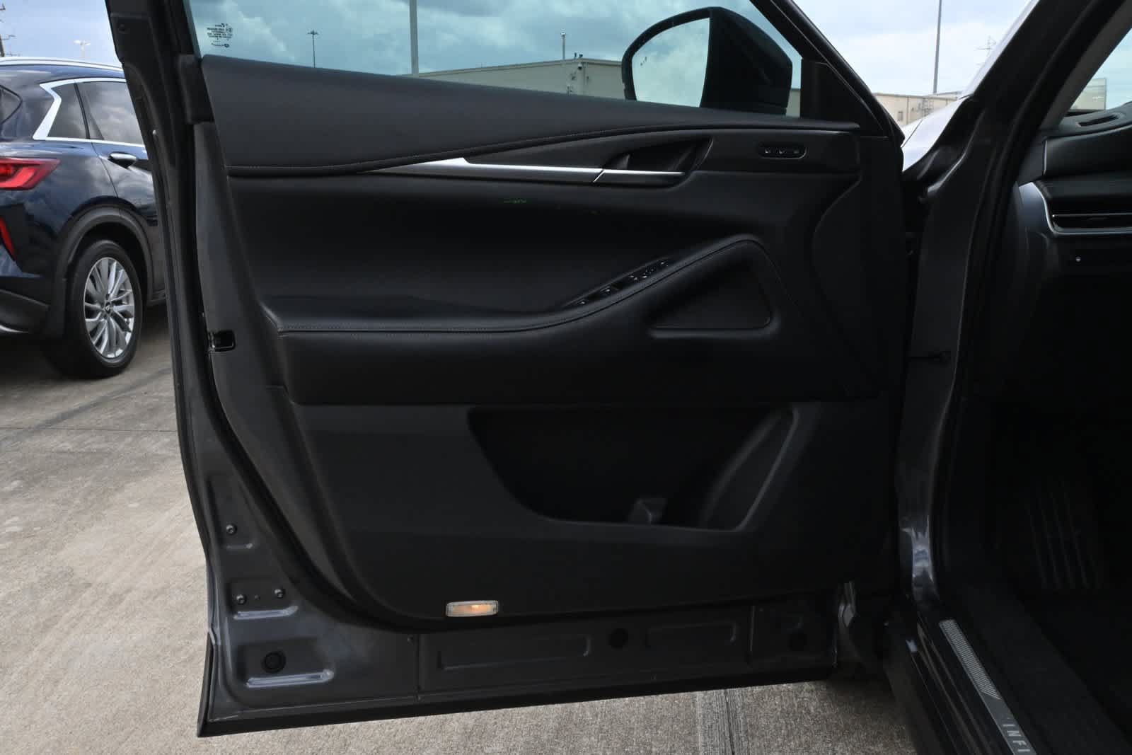 Used 2022 INFINITI QX60 Luxe w/ Cargo Package FWD image 18
