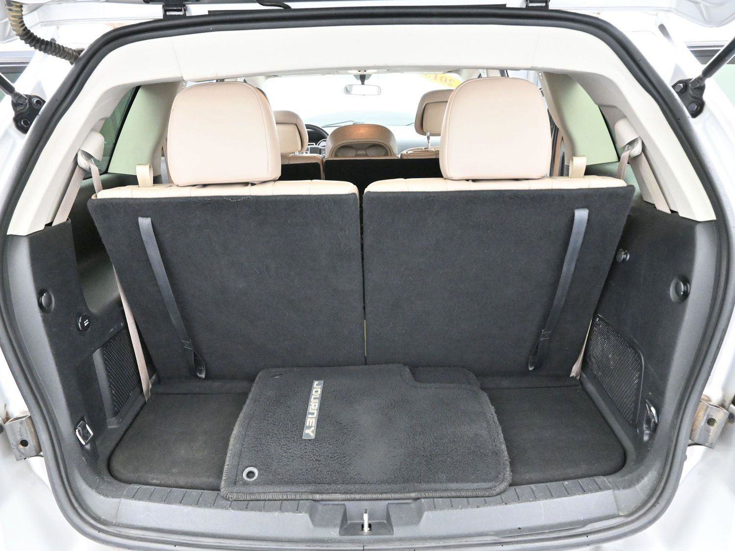 Used 2013 Dodge Journey SXT w/ Flexible Seating Group image 9